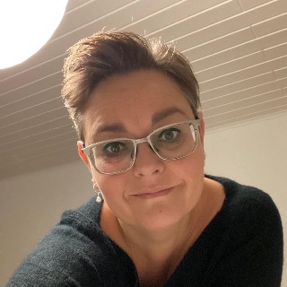 Altid glad og smilende 
Støttende 
Kærlig 
Omsorgsfuld
Rummelig 
Er en fantastisk els ... kontakt Miller, single Kvinde fra Hornslet.