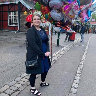 Jeg er en kvinde på 34 år , som søger et fast forhold 

Skriver mere senere ... kontakt Laura, single Kvinde fra København S.