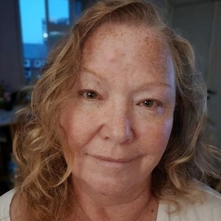 Kvinde som søger den eneste ene 
Ville ønske det var så let 
Men prøver alligevel 
Vil  ... kontakt Maibritt9, single Kvinde fra København N.