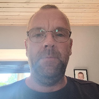 Hej jeg hedder Lars og bor i idestrup og jeg har en søn som er 8 år og han bor her halvdel ... kontakt Lars1974, single Mand fra Idestrup.