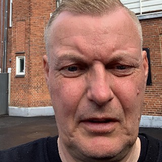 Frisk fyr med en god portion humor og altid i godt humør, søger lige pt noget uforpligtend ... kontakt Højlund74, single Mand fra Odder.