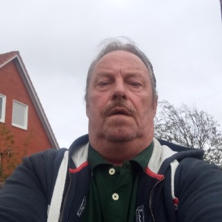 Jeg søger den kærlighed som to mennesker har med hinanden er single så bare skriv hvis int ... kontakt Dengamle, single Mand fra Randers NØ.