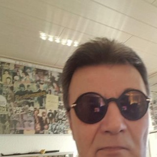 Jeg er 73 år og kommer fra Vejle  ... kontakt Larry, single Mand fra Vejle.