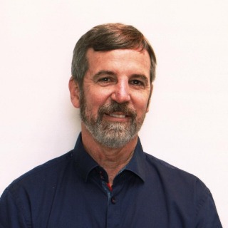 Jeg er en mand med begge ben på jorden. Jeg søger en kvinde der kan li´ at være sammen og  ... kontakt Storeniels, single Mand fra Køge.