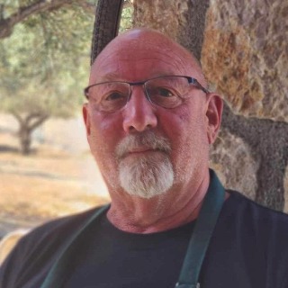 Jeg søger en voksen kvinde til gensidig hygge og nydelse. ikke i første omgang en kæreste, ... kontakt Bavian66, single Mand fra Farum.