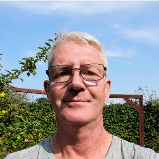 Hej er mand på 54 år har været single i 4 år mine interesser er min kolonihave som jeg har ... kontakt Nolle, single Mand fra Kolding.