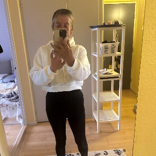 Jeg er på rundt kig  ... kontakt Engel, single Kvinde fra Skælskør.