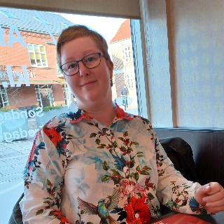 Hej er en dame på 38år var varde omegn af bor i lejlighed med have og overdækket teresse h ... kontakt Janni, single Kvinde fra Ølgod.