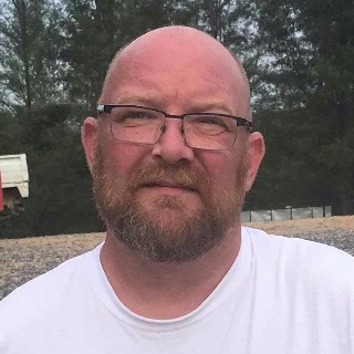 Hej jeg er 54 år søger en kvinde på ca egen alder 
Jeg er glad og ikke så snakkende ,men  ... kontakt Brian, single Mand fra Stenlille.