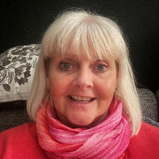 Jeg er en ung kvinde på 61 år. Har 2 udeboende piger 0g 4 børnebørn. Har en lille hund.
B ... kontakt Dorthe, single Kvinde fra Nibe.