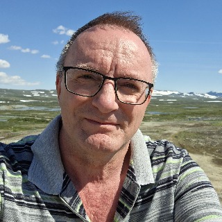 Søger bekendtskab med en sød, loyal, kærlig kvinde, til hyggeligt samvær.. så tager vi den ... kontakt Fyn64, single Mand fra Vissenbjerg.