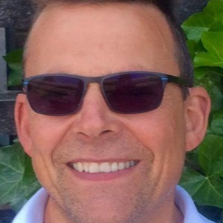 Jeg er en mand I den bedste alder 
Søger en at opleve verden med 
 ... kontakt Alhan, single Mand fra Skanderborg.