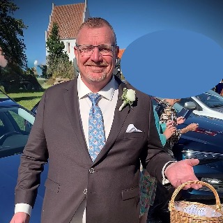 Hej! Jeg er 59, single og klar til et nyt kapitel. 
Jeg har haft en godt liv med job, rej ... kontakt Morten, single Mand fra Middelfart.