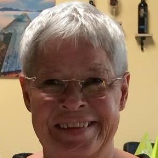 hej, mangler en at dele gode oplevelser med,Har 2 børn som bor i kbh .,5 høj og alm af byg ... kontakt Mildred, single Kvinde fra Børkop.