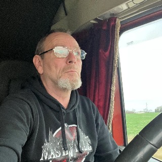 Jeg er lastbilchauffør i min fritid kører jeg på motorcykel 
Jeg har ingen børn  ... kontakt Tonny, single Mand fra Jyderup.