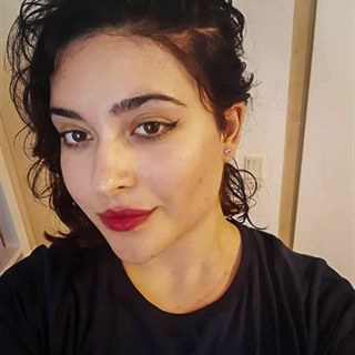  Jeg elsker Gittar, tegning, forskellige sprog, gåtur og mange andre ting. Jeg søger et tæ ... kontakt Annamira, single Kvinde fra Aarhus V.