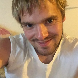  Er onkel til fem og elsker min familie og mere til  ... kontakt Dannygh, single Mand fra Løgstør.