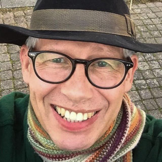 Jeg er gift og af særlig årsag søger jeg en elskerinde.
Hkh.hansen Kedde  ... kontakt Staadreng, single Mand fra Silkeborg.