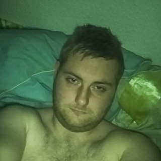 Jeg er en ung mand. Jeg bor i Odense og til hverdag køre jeg lastbil. Skrev hvis du vil vi ... kontakt Danhansen, single Mand fra Odense NV.