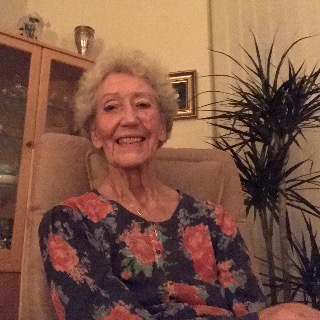 Vil gerne lære en mand, ca. 80 år, at kende.
Er ,0 høj og slank.
Hobbies er golf, vandre ... kontakt Anita, single Kvinde fra Frederikssund.