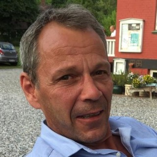 Præsentabel " ung mand " med eget firma 
Hurmoren i orden  til tider nok lidt af en spasm ... kontakt Utzen, single Mand fra Hadsten.