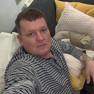 Søger en at forklæde  ... kontakt Farmer, single Mand fra Brædstrup.
