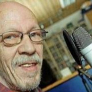Ung mand på 75år.   Er enkemand , men søge en kvinde til at dele livets glæde med.  spørg, ... kontakt Kmk, single Mand fra Fredensborg.