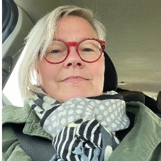 Hejsa. 
Jeg er bare lidt nysgerrig og se hvad siden kan tilbyde. 
 ... kontakt Smiley, single Kvinde fra Køge.