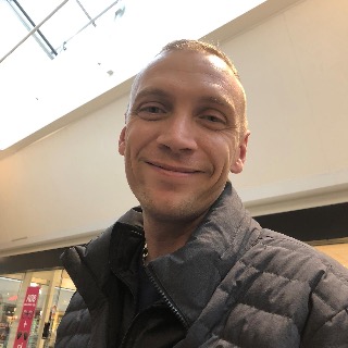 Jeg er en mand på 39 år og søger en pige til at hygge sammen med og div. 
Helst en frist  ... kontakt Kenneth, single Mand fra Hvidovre.