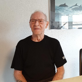 Håber på at møde en pige her. Jeg er enkemand på 10 år . har vært offshore i ca,30 år.  ka ... kontakt Hnns, single Mand fra Esbjerg Ø.