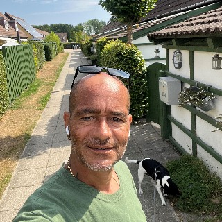 Hejsa der inde 😉
Jeg søger kvinden i mit liv som jeg kan dele min otium med 🥰

Er det ... kontakt Svendbent, single Mand fra Glostrup.