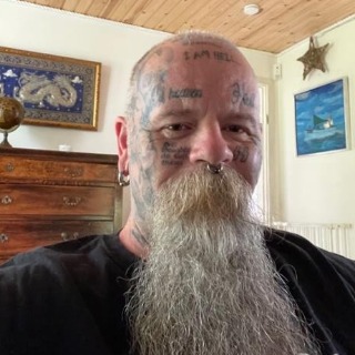 hej i smukke mennesker ;)

jeg er en mand på 47 og er meget ung af sind og altid i godt  ... kontakt bigone80, single Mand fra Vejby.